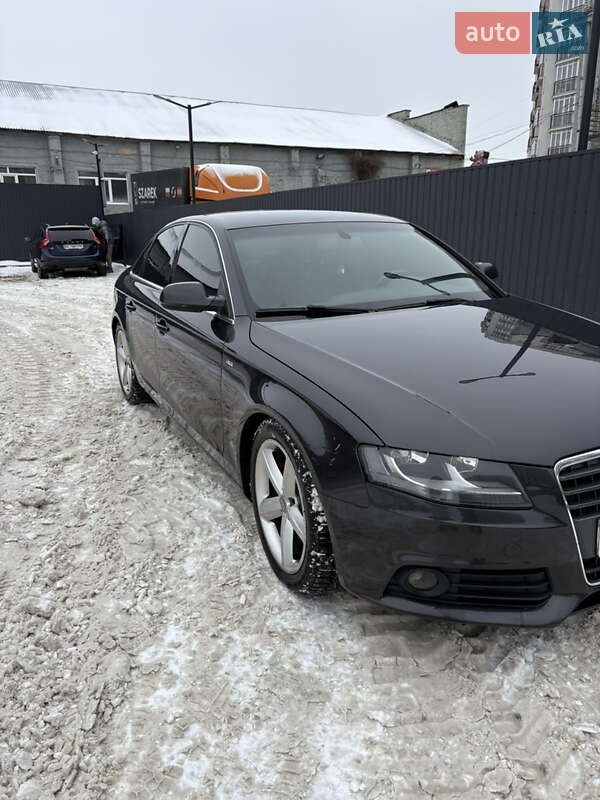Седан Audi A4 2010 в Львове