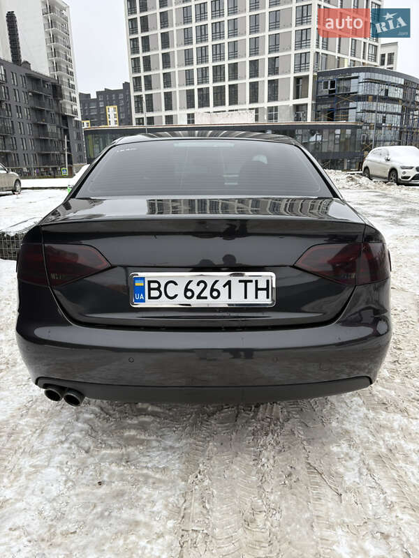 Седан Audi A4 2010 в Львове