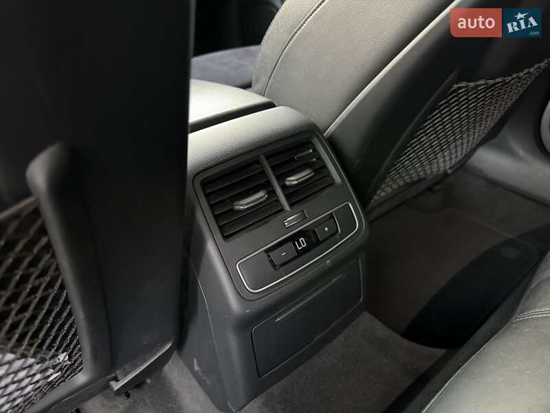 Седан Audi A4 2016 в Житомирі