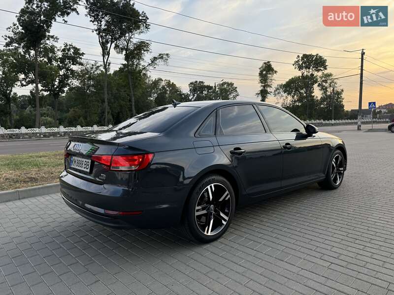 Седан Audi A4 2016 в Житомирі