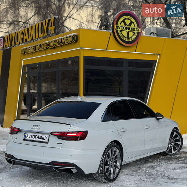 Седан Audi A4 2019 в Киеве