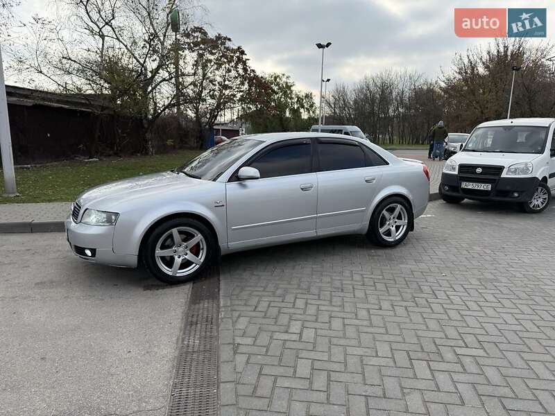 Седан Audi A4 2004 в Запорожье