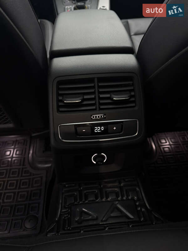 Седан Audi A4 2018 в Виннице