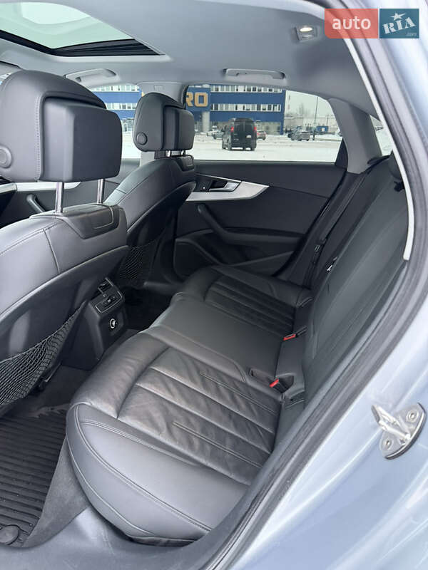 Седан Audi A4 2018 в Киеве
