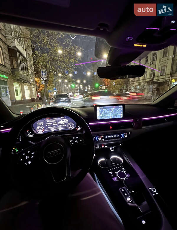 Седан Audi A4 2018 в Киеве