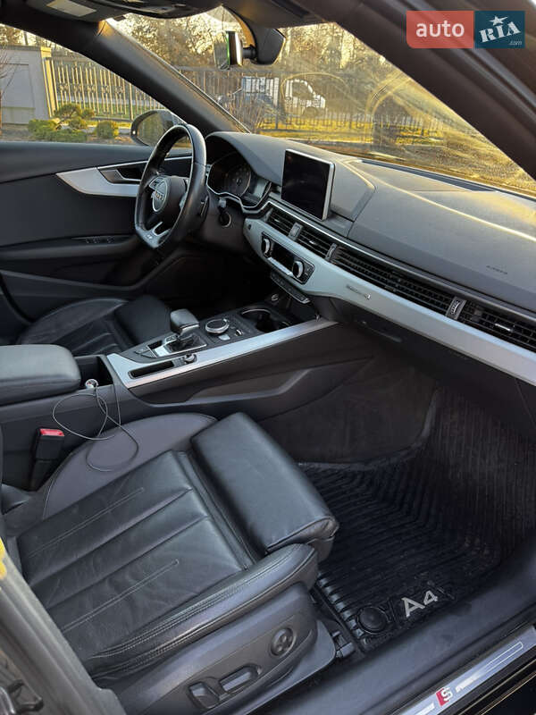 Седан Audi A4 2016 в Львові