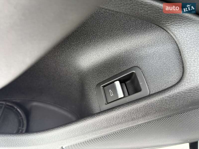 Седан Audi A4 2017 в Кривом Роге