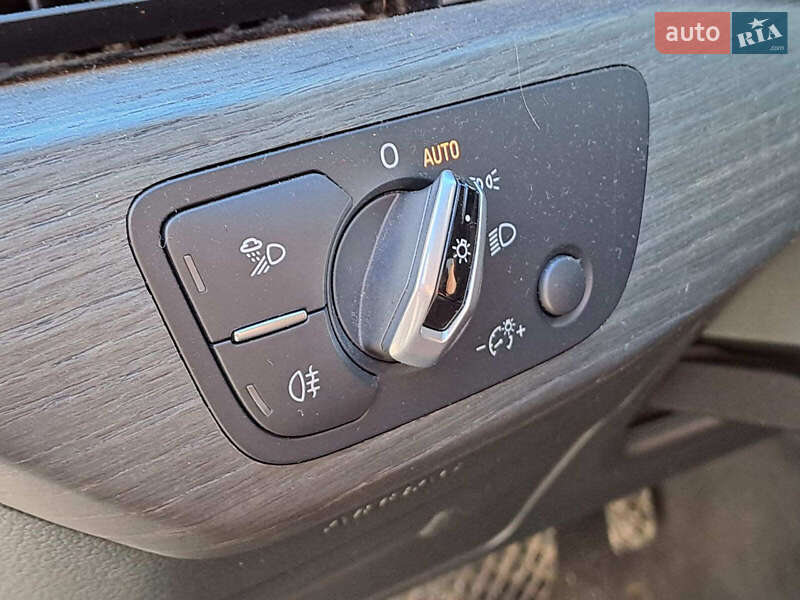 Седан Audi A4 2016 в Одесі