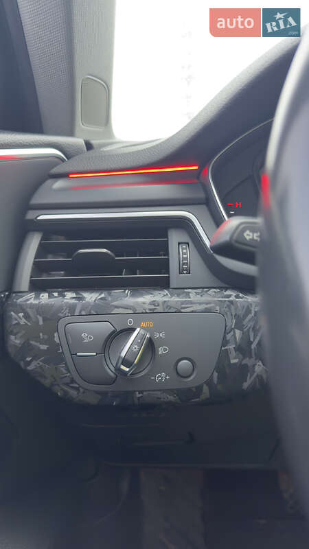 Седан Audi A4 2018 в Буче