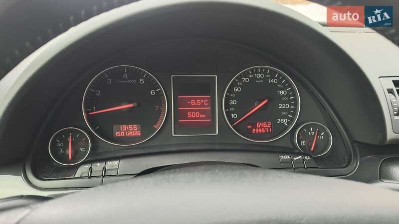 Седан Audi A4 2001 в Чугуеве