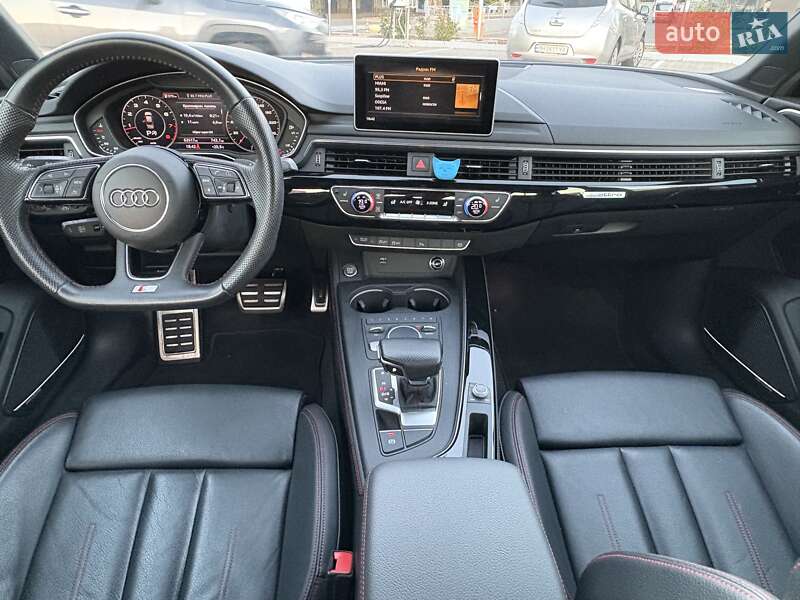 Седан Audi A4 2018 в Одесі