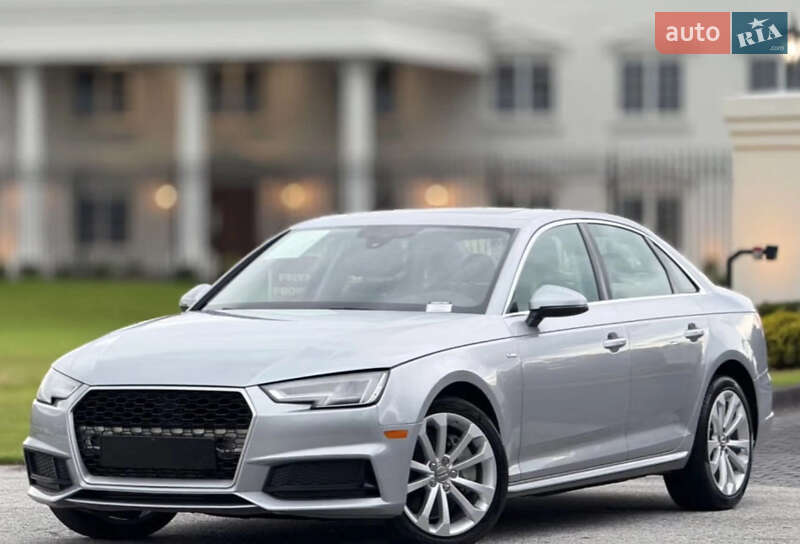 Седан Audi A4 2015 в Ровно