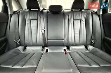 Седан Audi A4 2015 в Ровно