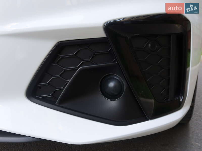 Седан Audi A4 2022 в Киеве