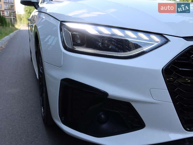 Седан Audi A4 2022 в Киеве
