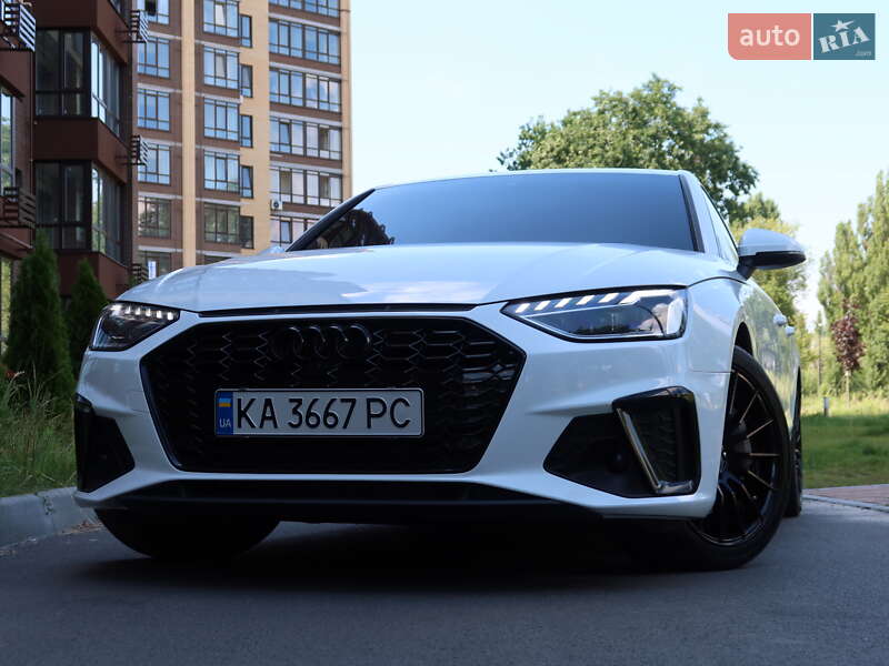 Седан Audi A4 2022 в Киеве