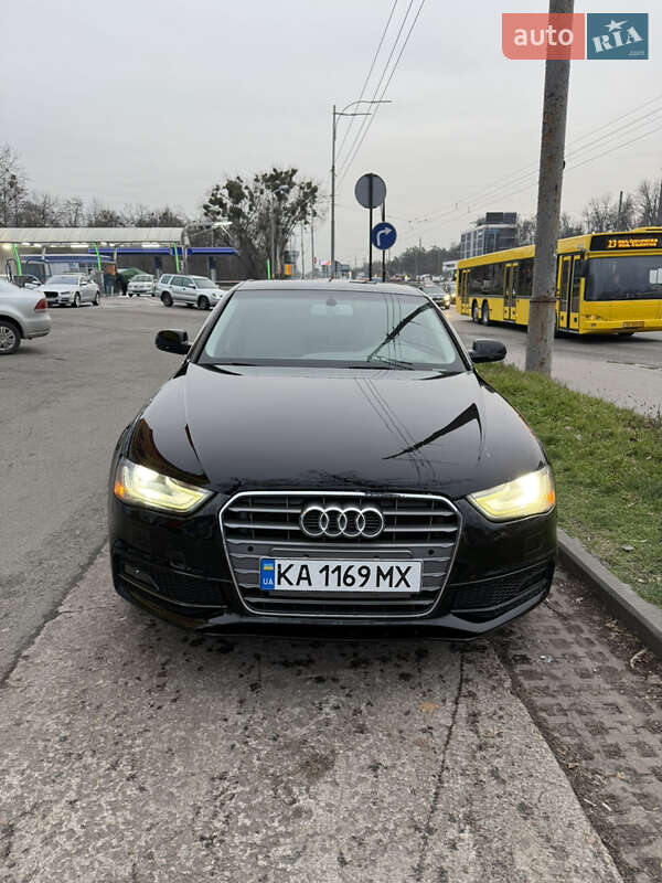 Седан Audi A4 2015 в Киеве