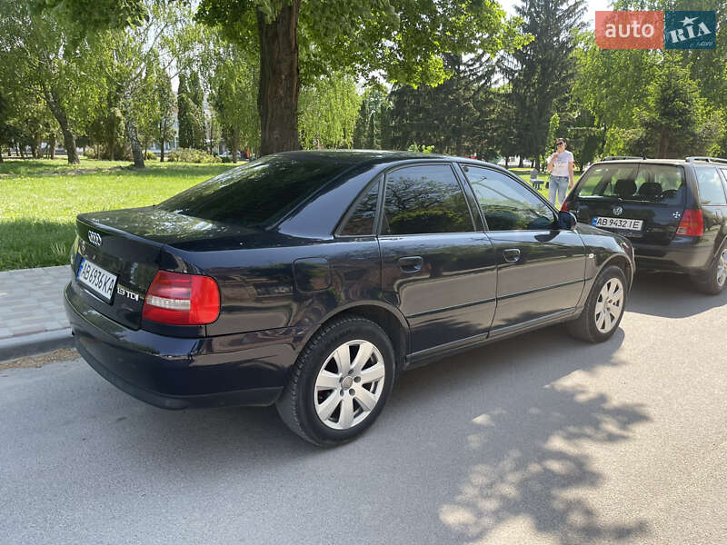 Седан Audi A4 2000 в Виннице