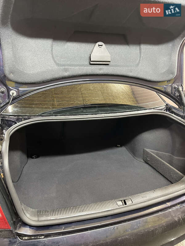 Седан Audi A4 2000 в Виннице