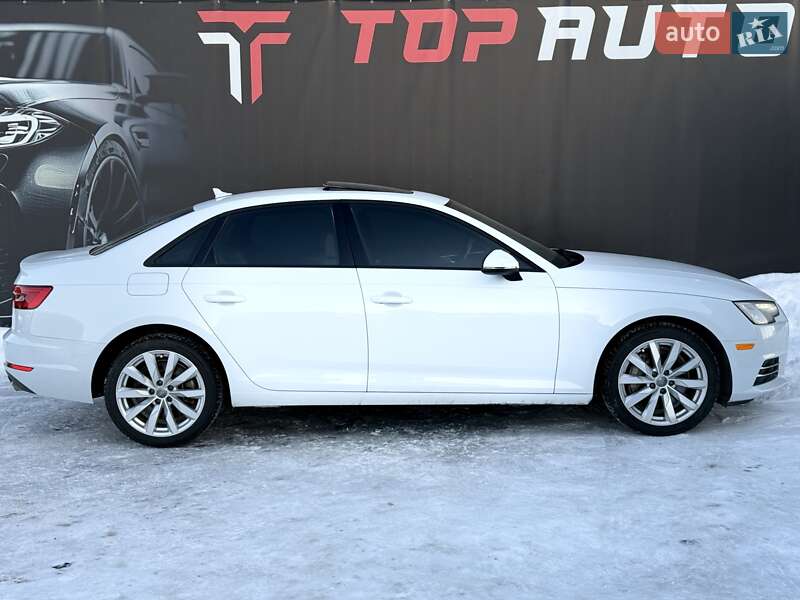 Седан Audi A4 2017 в Львове
