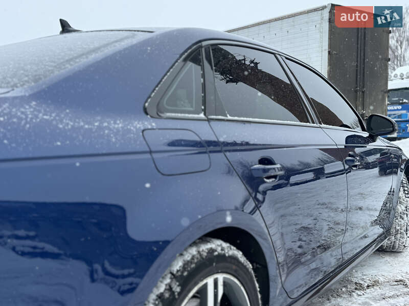Седан Audi A4 2017 в Хмельницькому