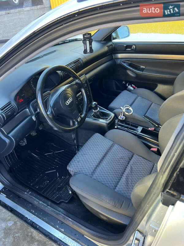 Универсал Audi A4 1999 в Новояворовске
