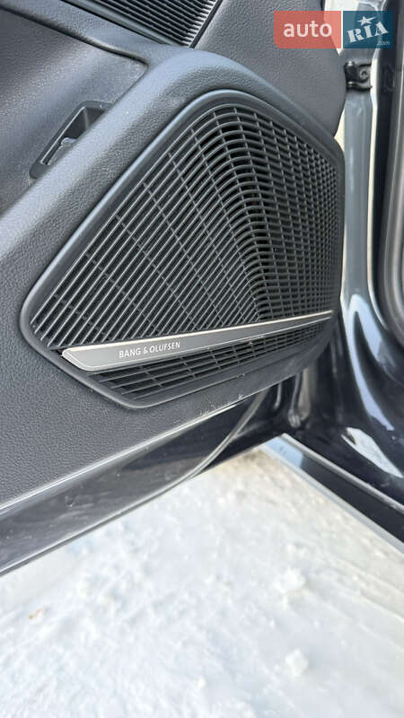 Седан Audi A4 2017 в Львові