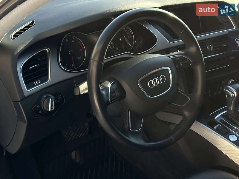 Седан Audi A4 2015 в Стрые