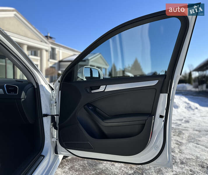 Седан Audi A4 2015 в Стрые