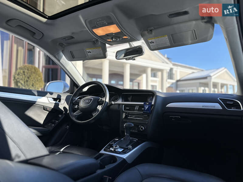 Седан Audi A4 2015 в Стрые