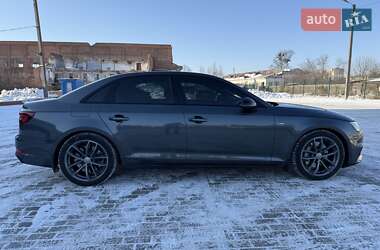 Седан Audi A4 2019 в Ромнах