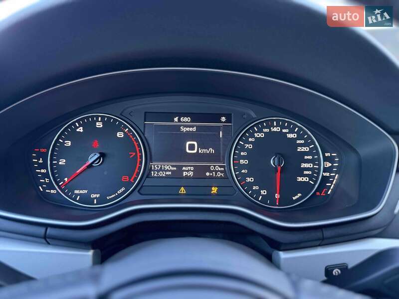 Седан Audi A4 2019 в Львові