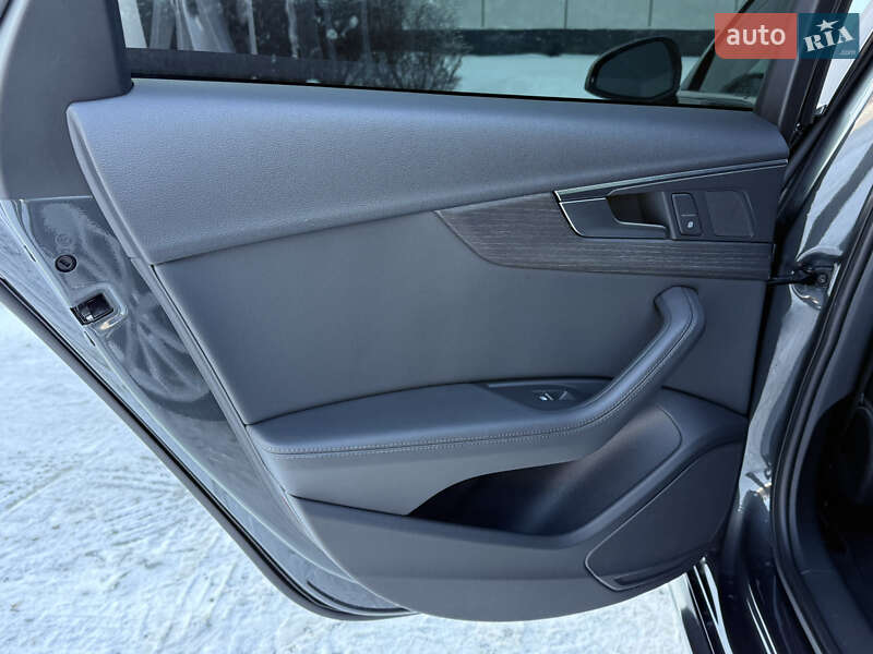 Седан Audi A4 2019 в Києві