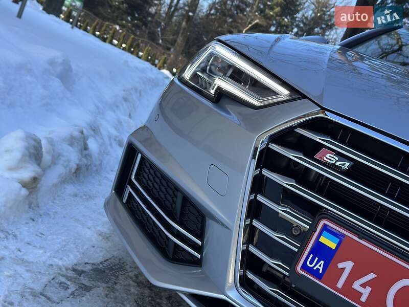 Седан Audi A4 2017 в Дрогобыче