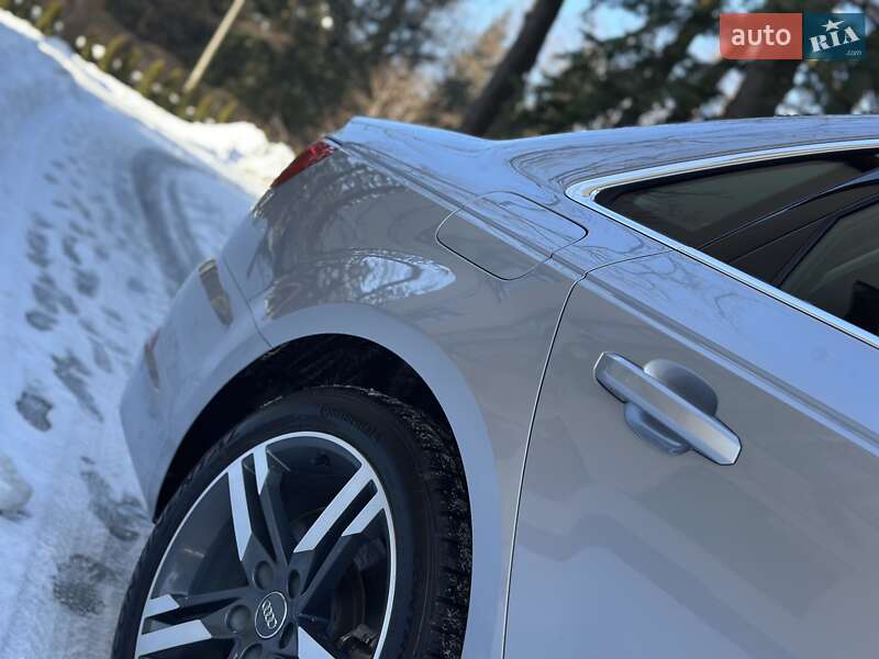 Седан Audi A4 2017 в Дрогобыче