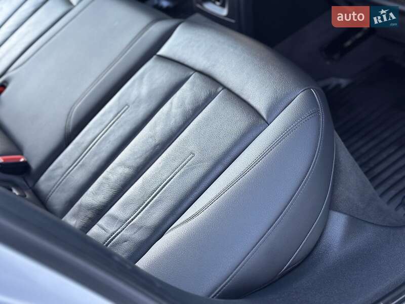 Седан Audi A4 2017 в Дрогобыче