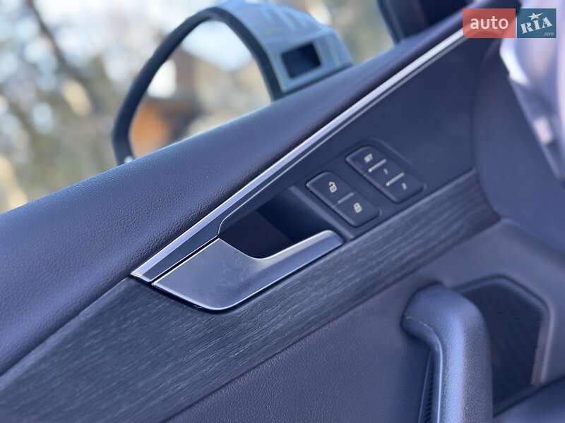 Седан Audi A4 2017 в Дрогобыче