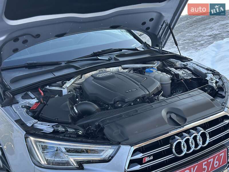 Седан Audi A4 2017 в Дрогобыче