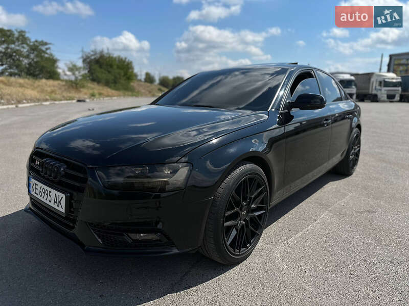 Седан Audi A4 2013 в Днепре