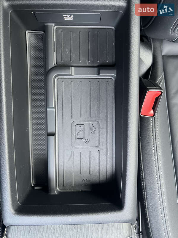 Седан Audi A4 2023 в Днепре