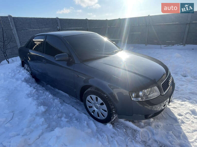 Седан Audi A4 2001 в Павлограді