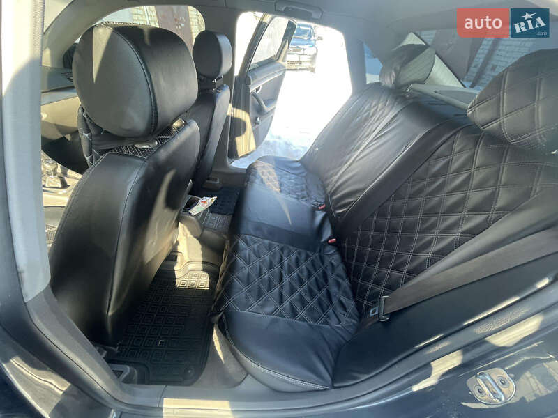 Седан Audi A4 2001 в Павлограді