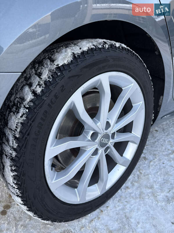 Седан Audi A4 2019 в Бучаче