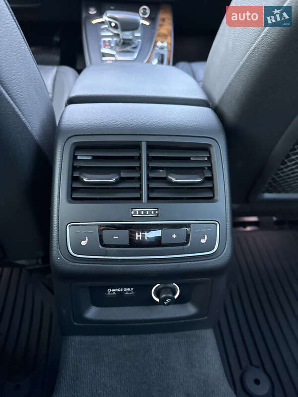Седан Audi A4 2019 в Бучаче