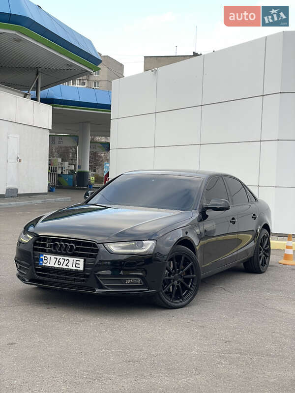 Седан Audi A4 2012 в Кременчуці