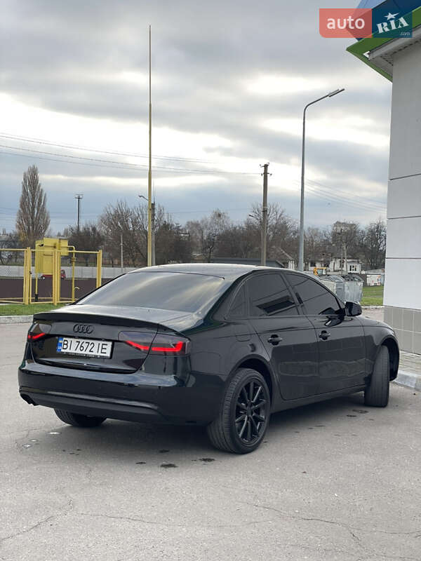 Седан Audi A4 2012 в Кременчуці