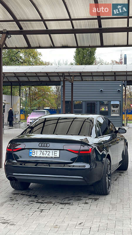 Седан Audi A4 2012 в Кременчуці