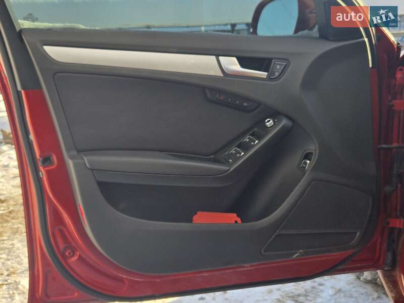 Седан Audi A4 2012 в Києві
