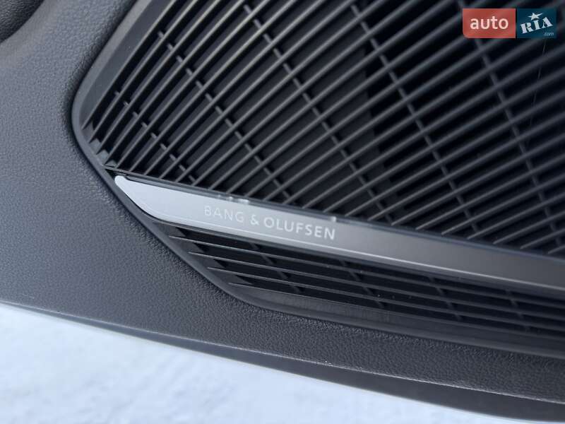 Седан Audi A4 2016 в Рівному