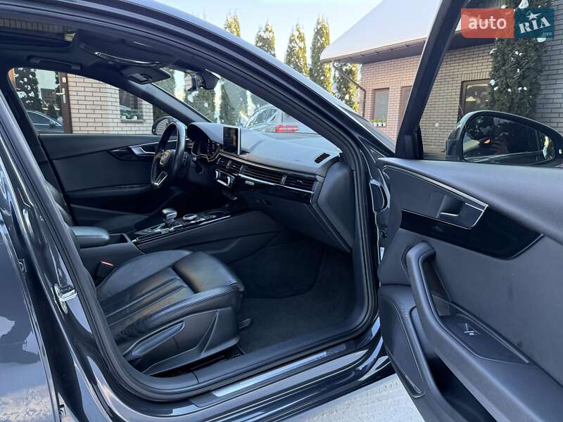 Седан Audi A4 2016 в Рівному